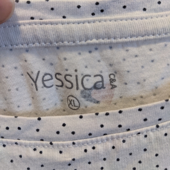 3/$20 Yessica Polka dot and Heart print tee - Picture 4 of 4